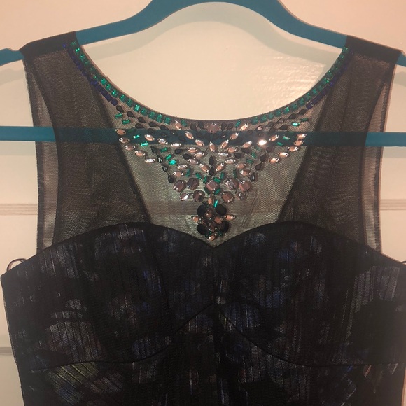 New BCBG MAXAZRIA Dress - Picture 4 of 5